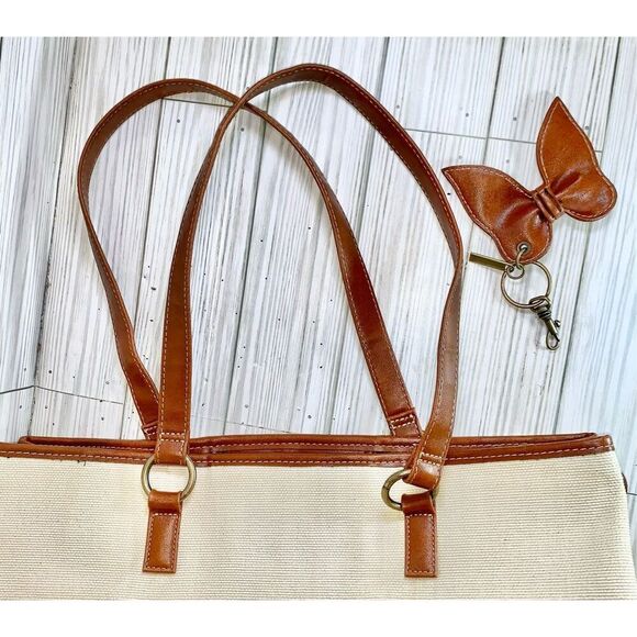 057-Coldwater Creek Neutral Canvas & Browm Butterfly Vegan Leather & Brass Trim - Picture 8 of 9